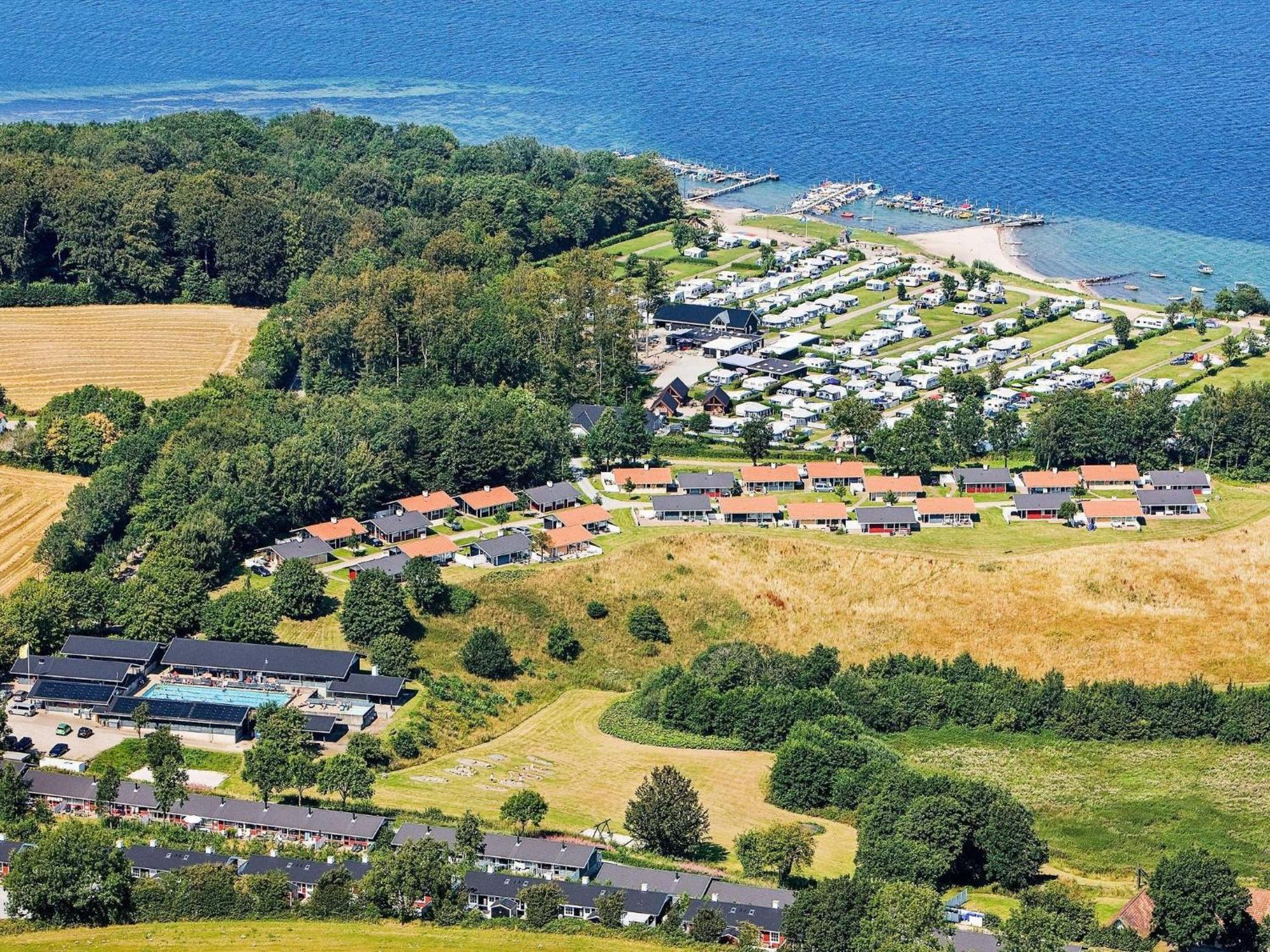 5 Person Holiday Home On A Holiday Park In 奥本罗 外观 照片